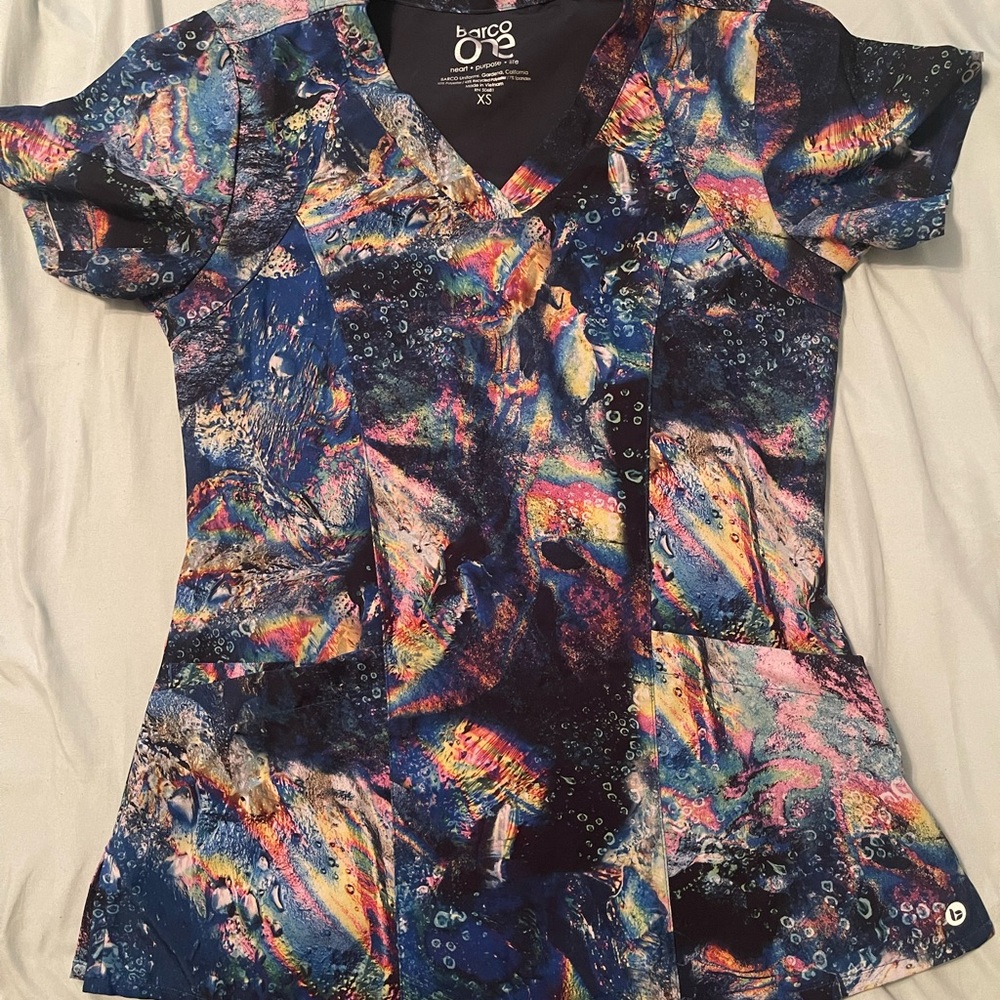 Size extra small scrub top